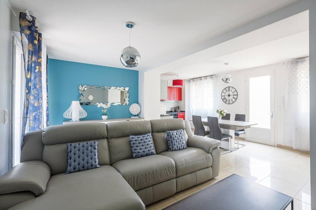 Logement 004 A 300M De La Gare Mantes La Jolie Exteriör bild